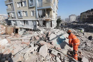 Các tòa nhà bị phá hủy sau trận động đất tại Antakya, Thổ Nhĩ Kỳ, ngày 10-2-2023. Ảnh: Yonhap/TTXVN
