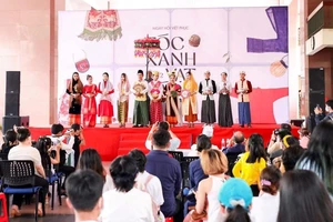 Sự kiện Ngày hội Việt phục “Tóc xanh vạt áo” năm 2022