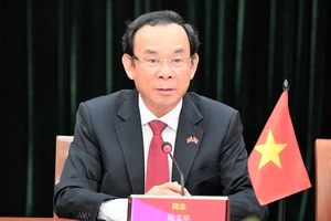 Bí thư Thành ủy TPHCM Nguyễn Văn Nên hội đàm trực tuyến với Bí thư Thành ủy Thượng Hải Trần Cát Ninh