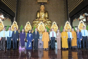 Chủ tịch nước Võ Văn Thưởng thăm, chúc mừng chức sắc Giáo hội Phật giáo Việt Nam