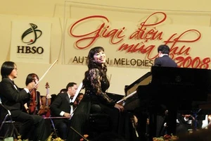Nghệ sĩ piano Nguyễn Bích Trà biểu diễn trong chương trình Giai điệu Mùa Thu 2008, tại TPHCM. Ảnh tư liệu: AN DUNG