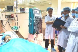 Vụ tai biến chạy thận tại Bệnh viện đa khoa tỉnh Hòa Bình làm chết 8 người có nhiều dấu hiệu bất thường về nguồn nước lọc thận