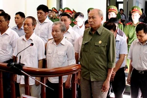 Xét xử 14 bị cáo sai phạm trong quản lý đất đai ở Đồng Tâm
