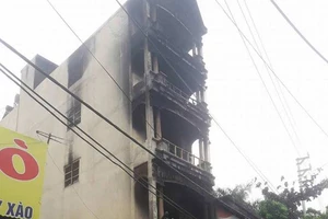Cháy căn nhà 5 tầng ở thị trấn Xuân Mai khiến 2 bé gái tử vong