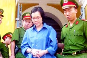 Huỳnh Thị Huyền Như trong một phiên tòa xét xử về tội lừa đảo chiếm đoạt tài sản