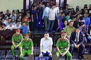 Cựu nhà báo Lê Duy Phong bị xem xét hình phạt từ 3-4 năm tù về tội “Cưỡng đoạt tài sản“