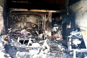 Cháy cửa hàng giữa đêm, 3 mẹ con thiệt mạng