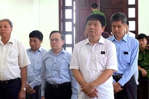 Ông Đinh La Thăng cùng các đồng phạm trong phiên tòa phúc thẩm vụ án gây thiệt hại 800 tỷ đồng của PVN đầu tư vào OceanBank