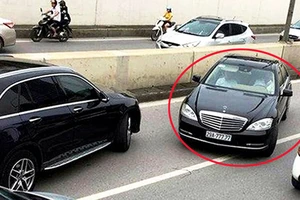 Phạt tài xế xe Mercedes biển “ngũ quý 7” đi ngược chiều trong hầm Kim Liên