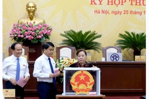 Hà Nội miễn nhiệm Trưởng Ban Pháp chế và 6 cán bộ HĐND 