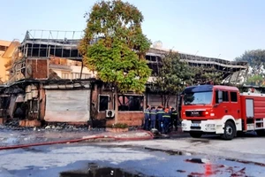 “Bà hỏa” thiêu rụi quán ăn, 4 người thiệt mạng