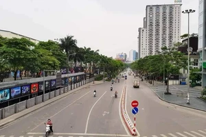 Thêm 4 ca dương tính, Hà Nội đề nghị người dân không ra khỏi nhà