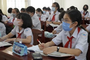 Số ca mắc Covid-19 tăng cao, học sinh 29 quận huyện của Hà Nội tiếp tục học trực tuyến