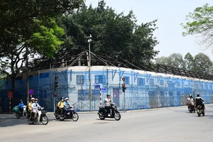 Bí thư Hà Nội yêu cầu dừng tháo dỡ dãy nhà cổ tại “đất vàng” gần trung tâm Ba Đình