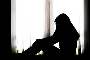 Khởi tố 5 bị can trong vụ nữ sinh 15 tuổi bị hiếp dâm tập thể khi say rượu