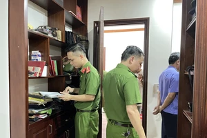 Bắt tạm giam nguyên Trưởng ban Tuyên giáo và 2 nguyên Phó Chủ tịch tỉnh Lào Cai