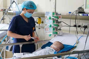 Trẻ ồ ạt nhập viện vì Adenovirus, Bộ Y tế khẩn cấp ứng phó 