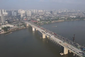Hà Nội hợp long cầu Vĩnh Tuy 2 vượt sông Hồng