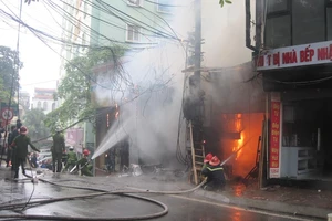 Hơn 76% số vụ cháy nổ ở Hà Nội liên quan sự cố điện: Yêu cầu tăng cường kiểm tra, xử nghiêm vi phạm