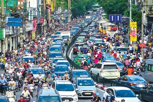 Hà Nội tìm lời giải cho "bài toán" áp lực giao thông đô thị
