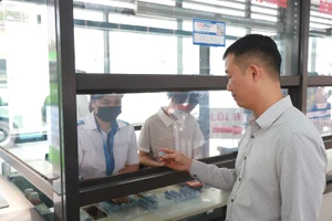 Hà Nội triển khai thí điểm hệ thống vé điện tử trên nhiều tuyến xe buýt 