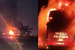 Ninh Bình: Xe khách chở 30 người bốc cháy giữa đêm