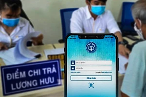 Hơn 93% số người nhận an sinh xã hội ở Hà Nội mở tài khoản, không dùng tiền mặt