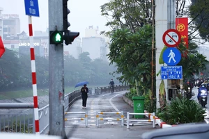 Hà Nội: đường dành cho xe đạp ven sông Tô Lịch thưa vắng người đi
