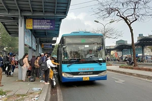 Hôm nay, Hà Nội tăng giá vé xe buýt, miễn phí không thời hạn với người có công 