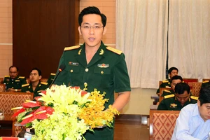 Dạ hội thanh niên "Chung dòng Mê Kông - Nghĩa tình sâu nặng" là hoạt động giao lưu thường niên giữa sĩ quan, chiến sĩ trẻ Bộ Tư lệnh TPHCM (Quân khu 7) và Quân đội Hoàng gia Campuchia 