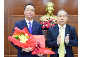 Ông Phan Thiên Định nhận quyết định làm Phó Chủ tịch UBND tỉnh Thừa Thiên – Huế