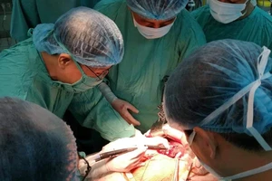 Lần đầu cắt gan bằng kỹ thuật bảo tồn ở Bệnh viện Trung ương Huế