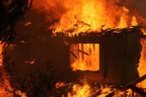 Vụ cháy nhà khiến 3 bố con chết thương tâm nghi do nạn nhân T. châm lửa đốt ​
