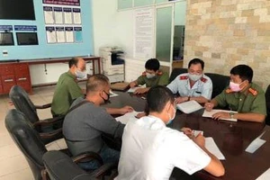 Cơ quan chức năng tỉnh Thừa THiên - Huế làm việc với ông Phương vào chiều 31-7 ​