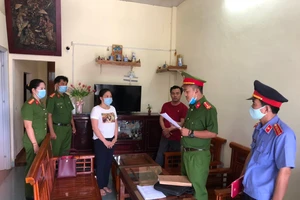 Công an đọc lệnh bắt tạm giam Nguyễn Thị Phương Ánh ​