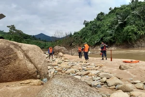 Công an tỉnh Thừa Thiên - Huế nỗ lực tìm kiếm các nạn nhân mất tích tại khu vực thủy điện Rào Trăng 3 ​