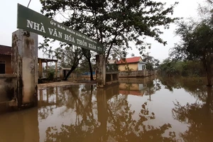 Thôn Xuân Tùy, xã Quảng Phú, huyện Quảng Điền, tỉnh Thừa Thiên - Huế gặp nhiều khó khăn do ngập lụt kéo dài hơn 1 tháng nay
