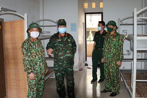 Bộ Chỉ quân sự tỉnh Thừa Thiên - Huế chuẩn bị sẵn sàng các khu cách ly đón công dân từ TPHCM về quê. ​