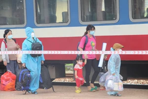 600 người dân từ TPHCM về Huế bằng chuyến tàu miễn phí