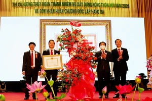 Thị xã Hương Thủy đón Bằng công nhận hoàn thành nhiệm vụ xây dựng nông thôn mới năm 2020 của Thủ tướng Chính phủ ​
