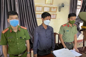 Công an đọc lệnh bắt tạm giam Nguyễn Khánh Toàn ​