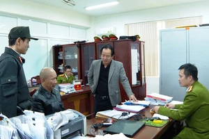 Đại tá Đặng Ngọc Sơn, Phó Giám đốc Công an tỉnh Thừa Thiên - Huế trực tiếp đấu tranh với đối tượng Thiện.