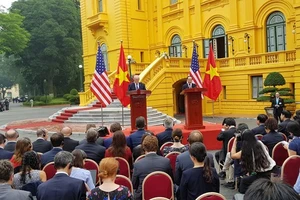 Kết thúc hội đàm, Chủ tịch nước Trần Đại Quang và Tổng thống Donal Trump cùng chủ trì họp báo chung. Ảnh: VGP