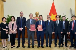 Lễ trao đổi công hàm Hiệp định thương mại tự do giữa Việt Nam và Vương quốc Anh diễn ra ngày 26-3, tại trụ sở Bộ Ngoại giao Việt Nam. Ảnh: Bộ Ngoại giao