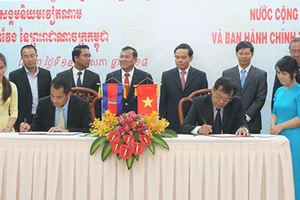Lãnh đạo hai tỉnh Tây Ninh và Prey Veng (Campuchia) ký kết thỏa thuận hợp tác