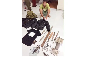 Đối tượng Trần Hồng Quang bị bắt giữ cùng các dụng cụ gây án