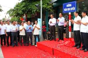 Từ sáng 17-6-2017, tại huyện Hương Sơn, tỉnh Hà Tĩnh đã chính thức có tuyến đường mang tên Trần Kim Xuyến