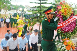 Kỷ niệm 50 năm ngày hy sinh 53 liệt sĩ tại cầu Nhe, tỉnh Hà Tĩnh 