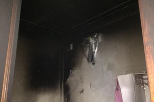 Một góc hiện trường cháy trong phòng ngủ của ngôi nhà
