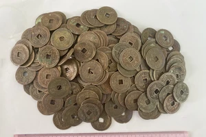 Một số đồng tiền cổ được phát hiện